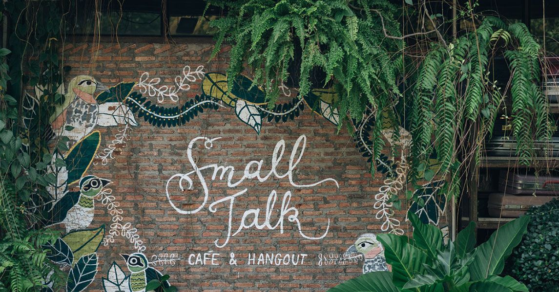 Small Talk Cafe & Hangout พักผ่อนกลางสวนที่ชวนสดชื่น